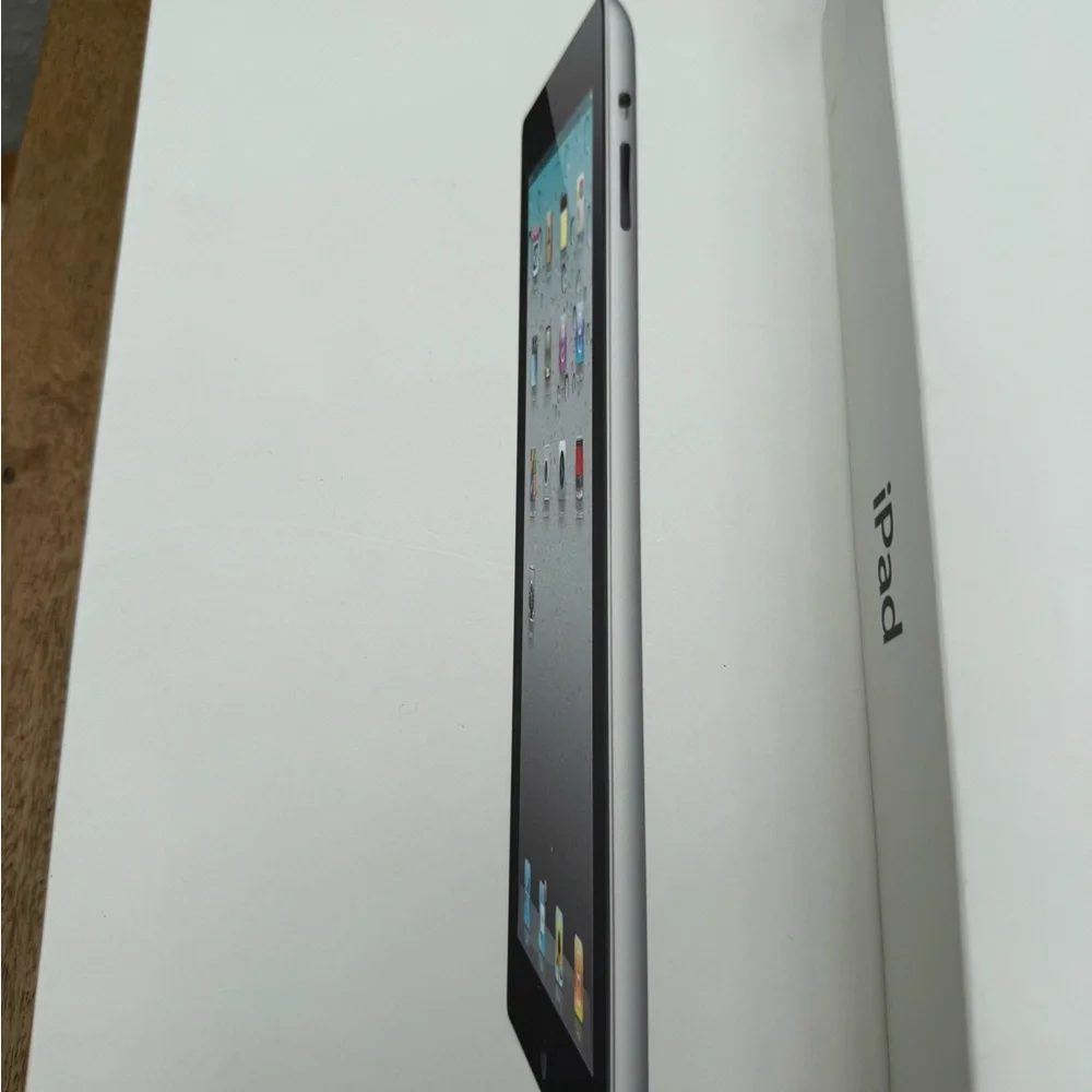 Apple iPad black or white empty box package only